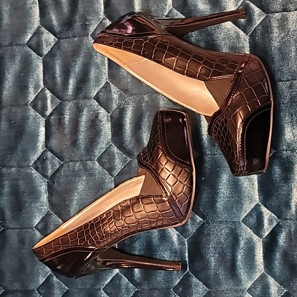 Qupid brand heels 8.5